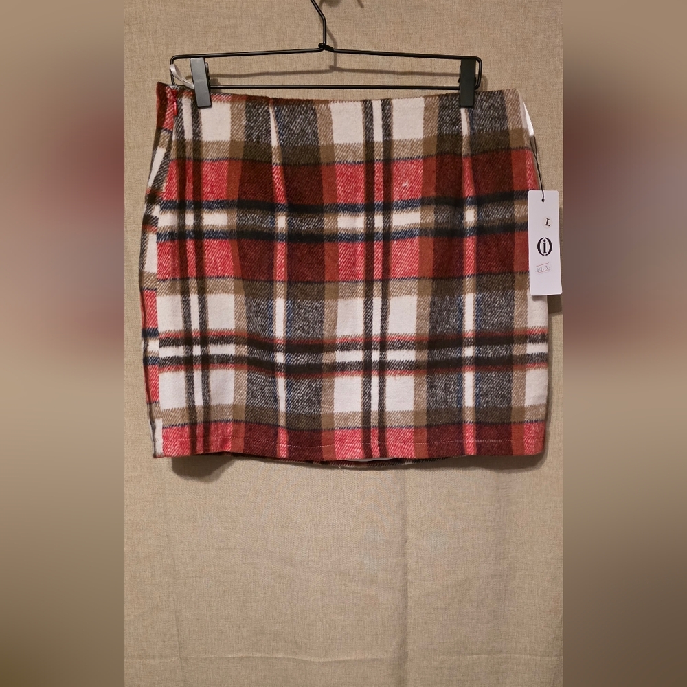 Chic Plaid Mini Skirt in Red and Brown